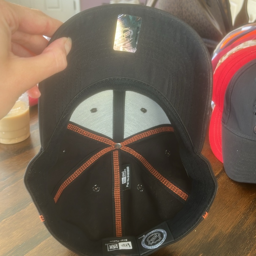 Philadelphia Flyers hat - Picture 3 of 3